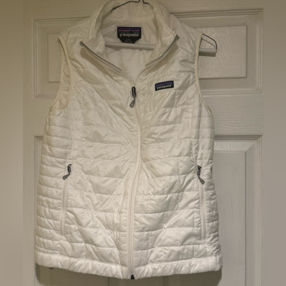 Patagonia Women's White Quilted Vest